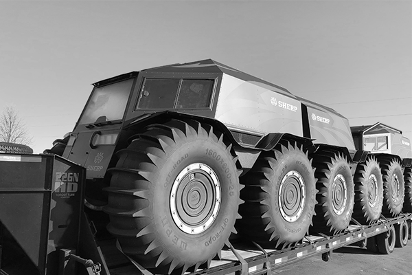 hot-shot-trailer-loaded-with-freight